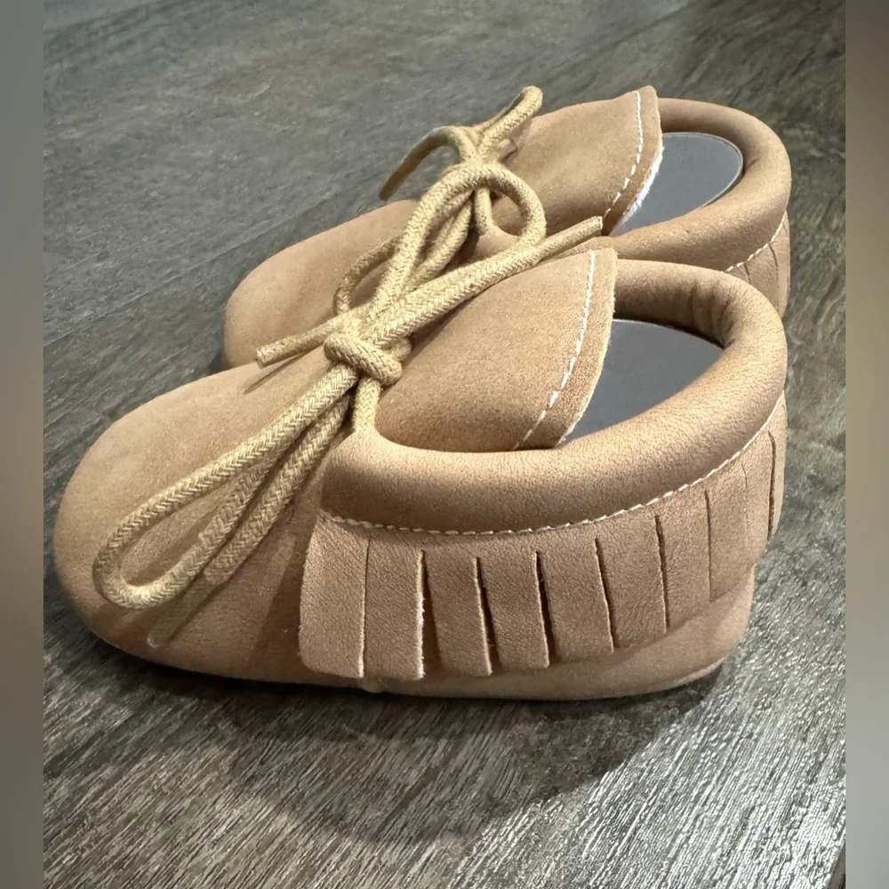NEW baby moccasin shoes light tan brown size 4